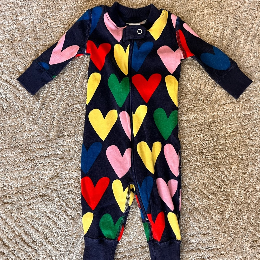 Hanna Anderson hearts zipper sleeper 0-3 mos